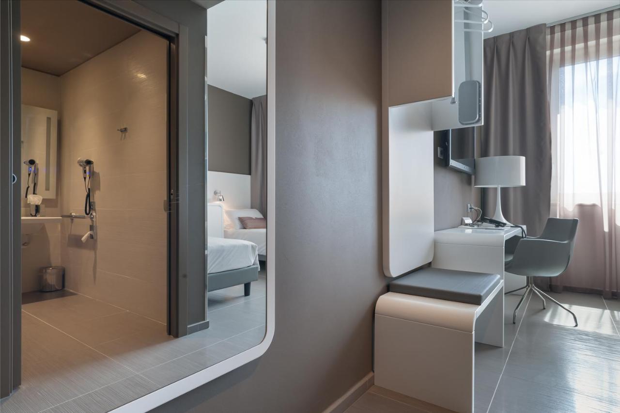 8Piuhotel Lecce Eksteriør billede
